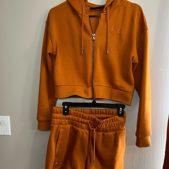 NWOT UNDER ARMOR SET SHORT AND JACKET SET - Picture 2 of 9